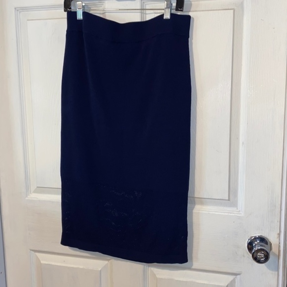 7th Avenue design pencil skirt navy blue large nice mesh detail on‎ hem
